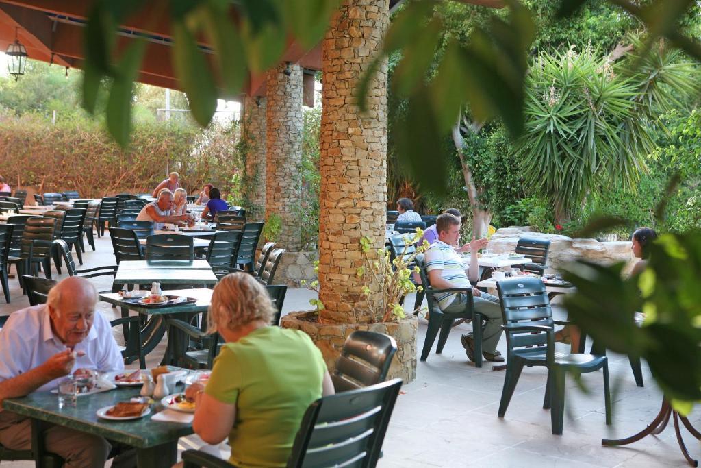 Отель Navarria Blue 3*